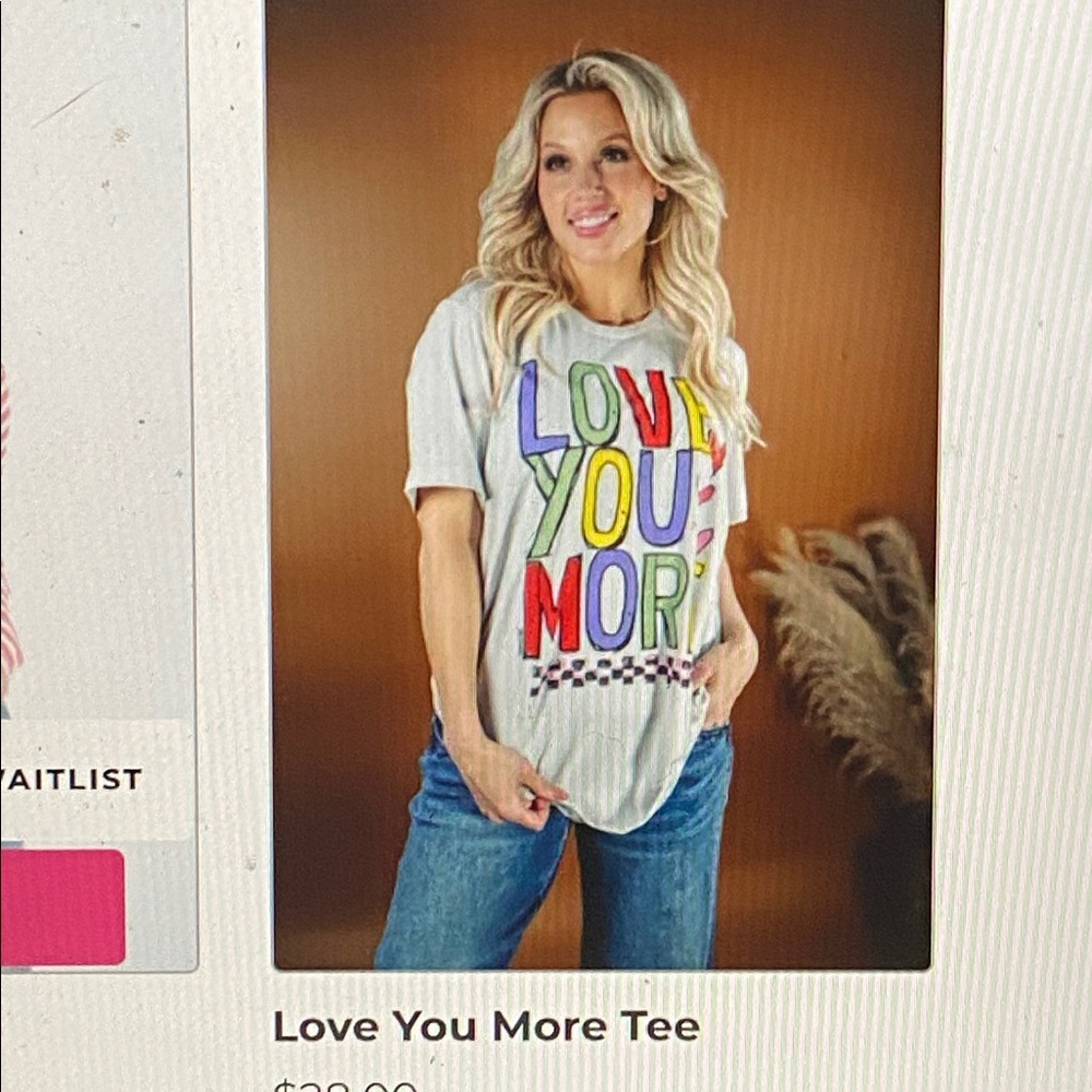 Love you more womens graphic tee white T-shirt size large xl medium new hearts